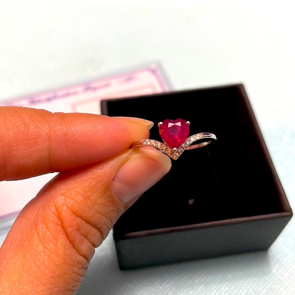 Ruby Ring with Diamond - Picture 6 of 6